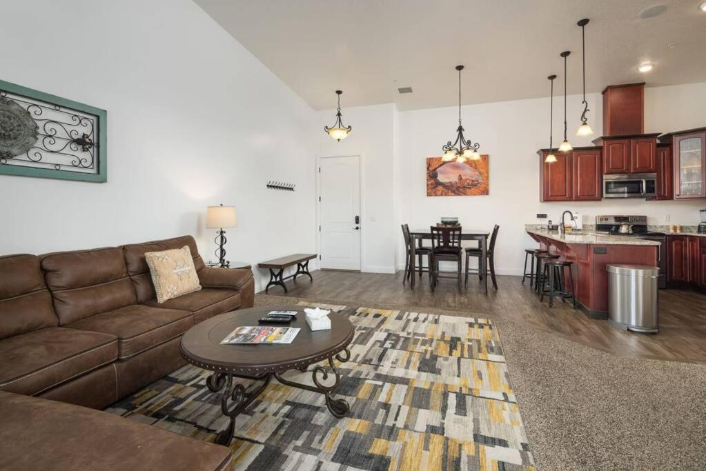 Luxury Downtown Rental - La Dolce Vita Villa #3 Moab Dış mekan fotoğraf